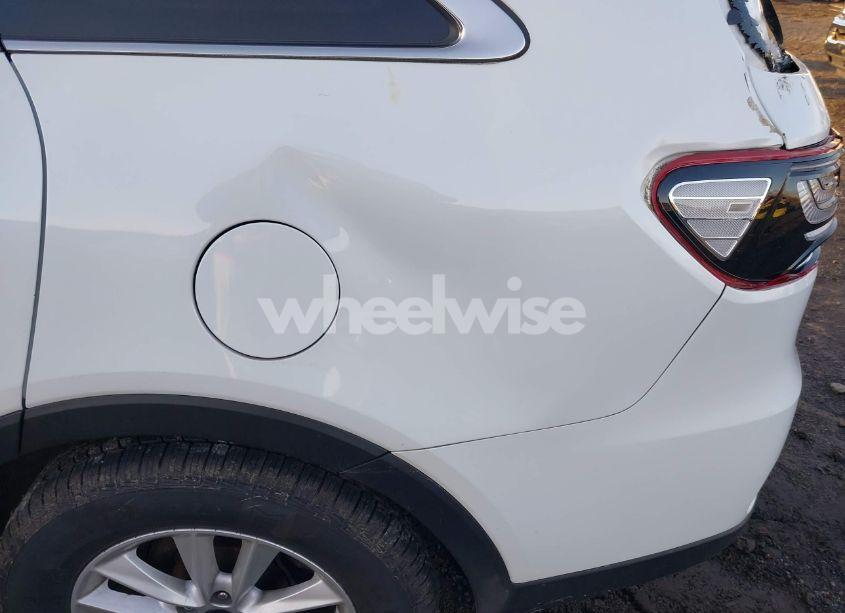 Photo 6 of 2019 Kia Sorento 2.4L LX (VIN 5XYPGDA32KG540313)