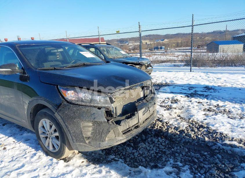 Photo 6 of 2019 Kia Sorento 2.4L LX (VIN 5XYPGDA32KG558195)