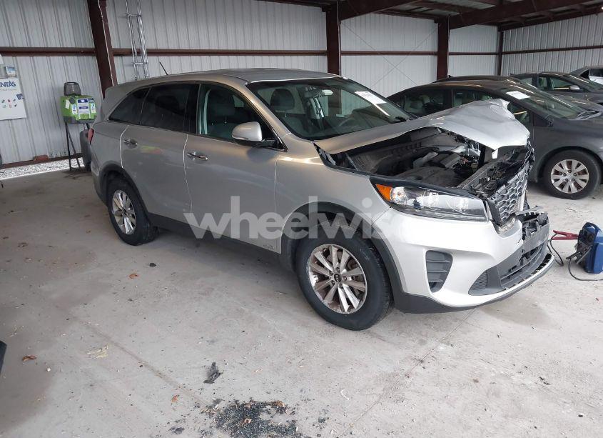2019 Kia Sorento 2.4L LX (VIN 5XYPGDA32KG563199) main photo