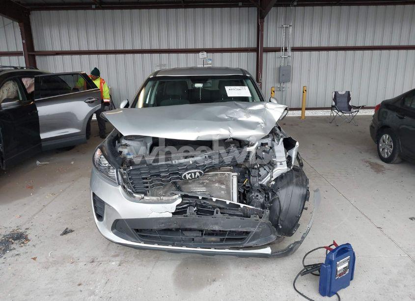 Photo 12 of 2019 Kia Sorento 2.4L LX (VIN 5XYPGDA32KG563199)