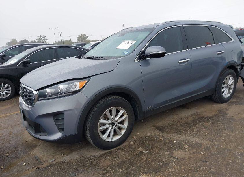 Photo 2 of 2019 Kia Sorento 2.4L LX (VIN 5XYPGDA32KG604950)