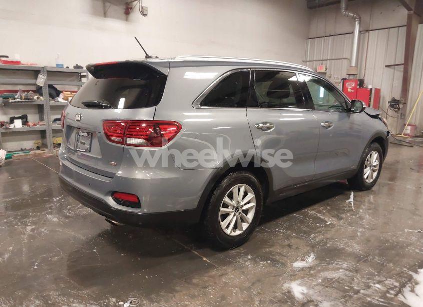 Photo 4 of 2020 Kia Sorento 2.4L LX (VIN 5XYPGDA32LG663708)