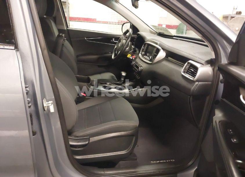 Photo 5 of 2020 Kia Sorento 2.4L LX (VIN 5XYPGDA32LG663708)