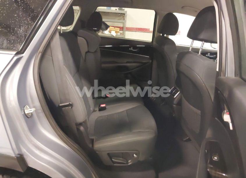 Photo 8 of 2020 Kia Sorento 2.4L LX (VIN 5XYPGDA32LG663708)