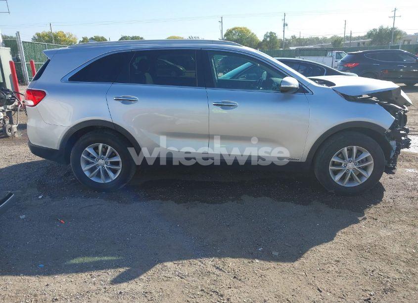 Photo 14 of 2016 Kia Sorento 2.4L LX (VIN 5XYPGDA33GG003523)