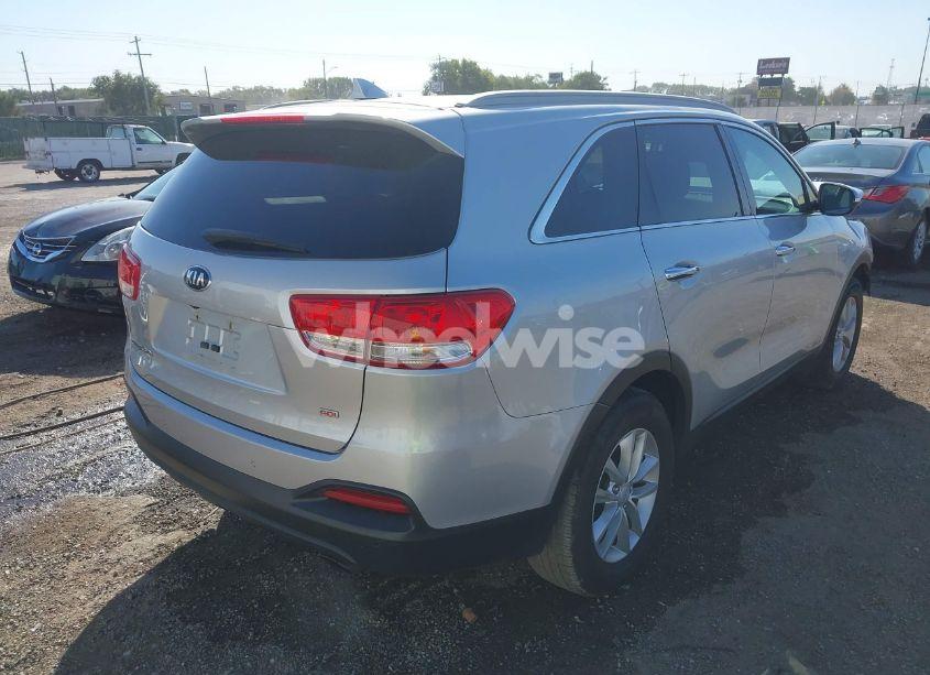 Photo 4 of 2016 Kia Sorento 2.4L LX (VIN 5XYPGDA33GG003523)