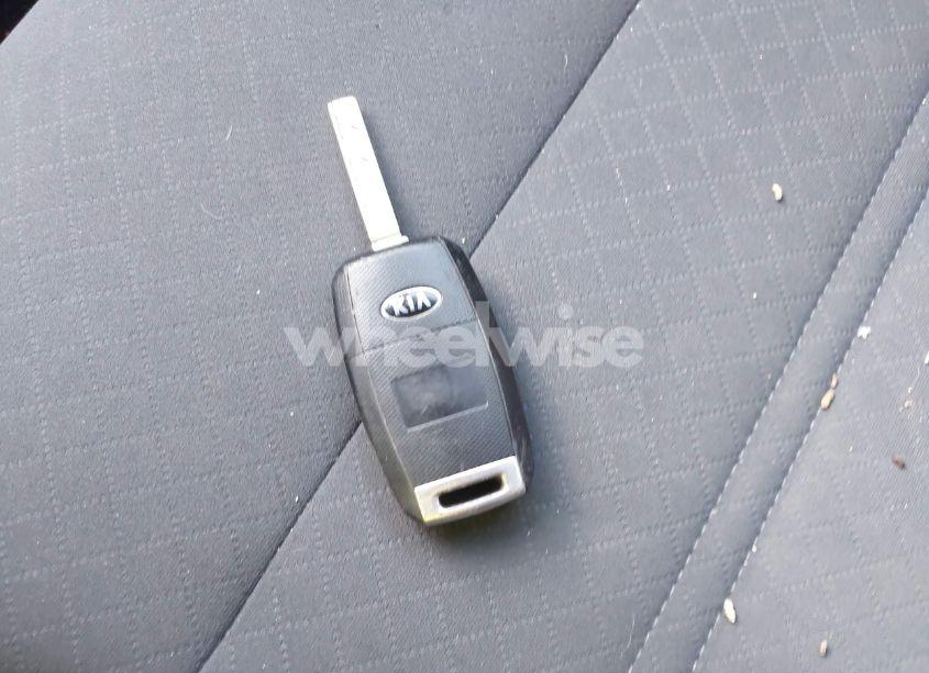 Photo 11 of 2016 Kia Sorento 2.4L LX (VIN 5XYPGDA33GG008964)