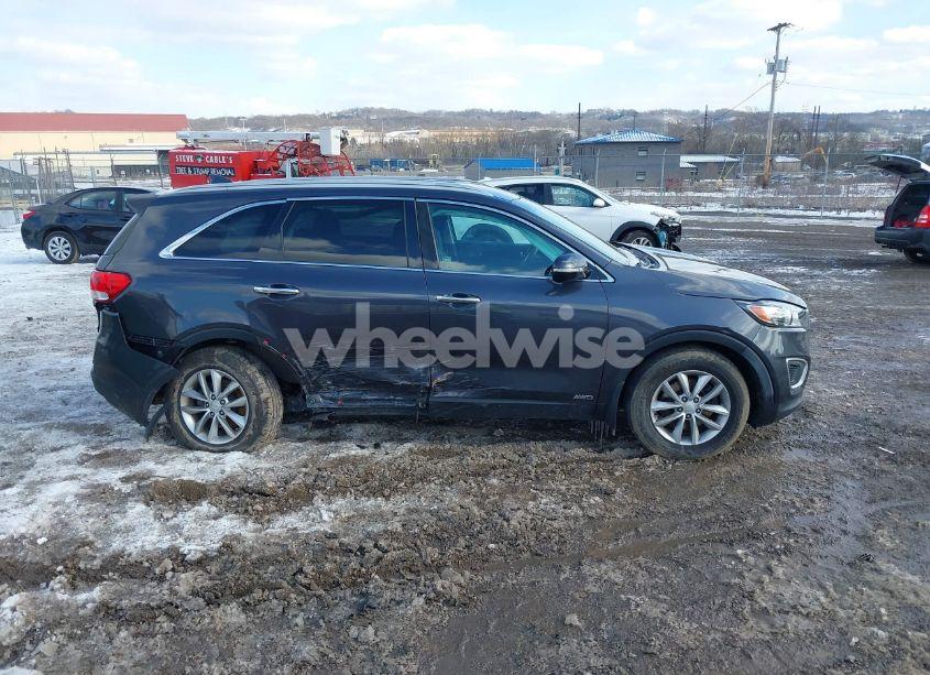 Photo 13 of 2016 Kia Sorento 2.4L LX (VIN 5XYPGDA33GG008964)