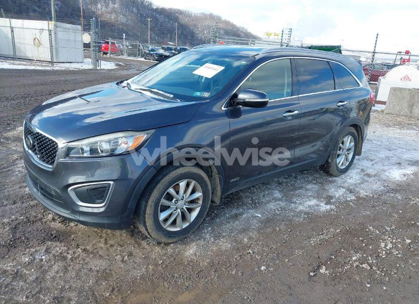 Photo 2 of 2016 Kia Sorento 2.4L LX (VIN 5XYPGDA33GG008964)