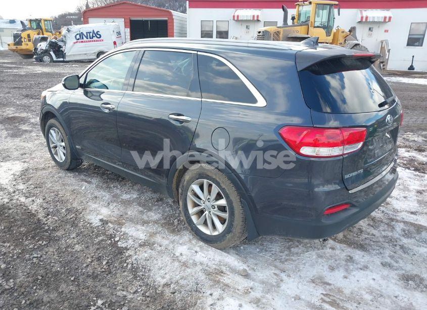 Photo 3 of 2016 Kia Sorento 2.4L LX (VIN 5XYPGDA33GG008964)
