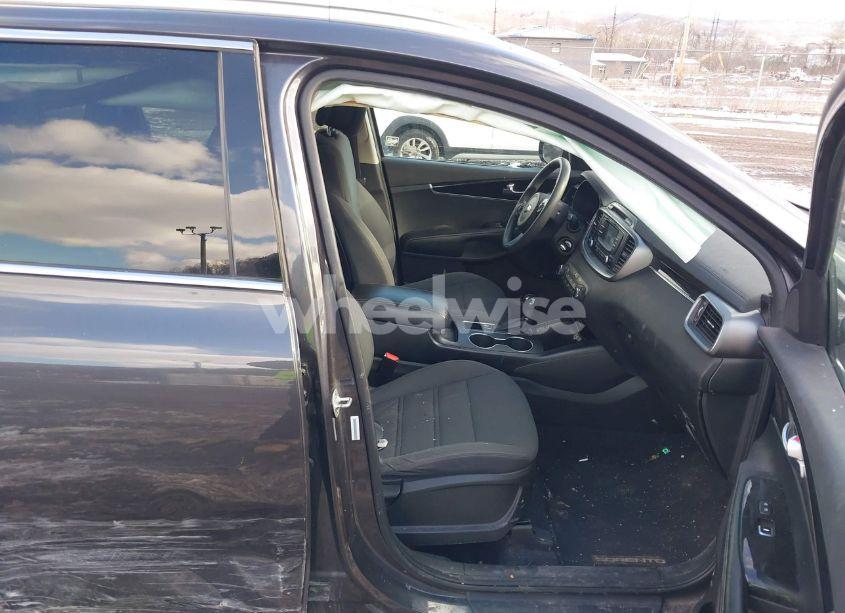 Photo 5 of 2016 Kia Sorento 2.4L LX (VIN 5XYPGDA33GG008964)