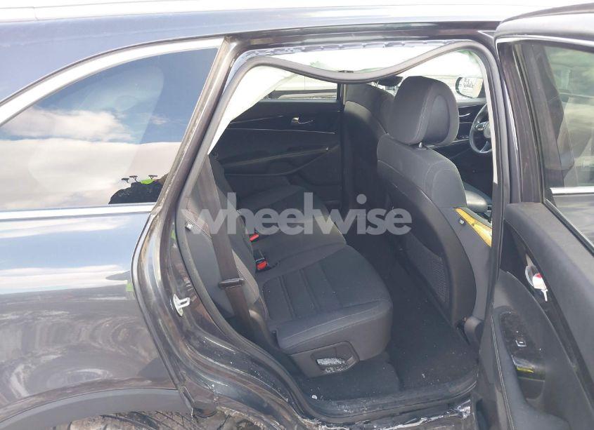 Photo 8 of 2016 Kia Sorento 2.4L LX (VIN 5XYPGDA33GG008964)