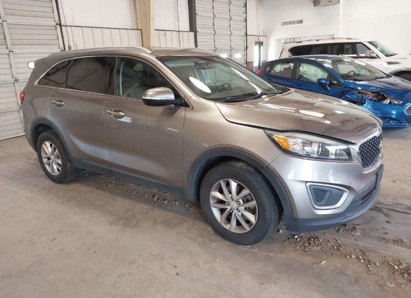 2016 Kia Sorento 2.4L LX (VIN 5XYPGDA33GG047246) main photo