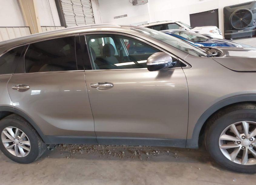 Photo 13 of 2016 Kia Sorento 2.4L LX (VIN 5XYPGDA33GG047246)