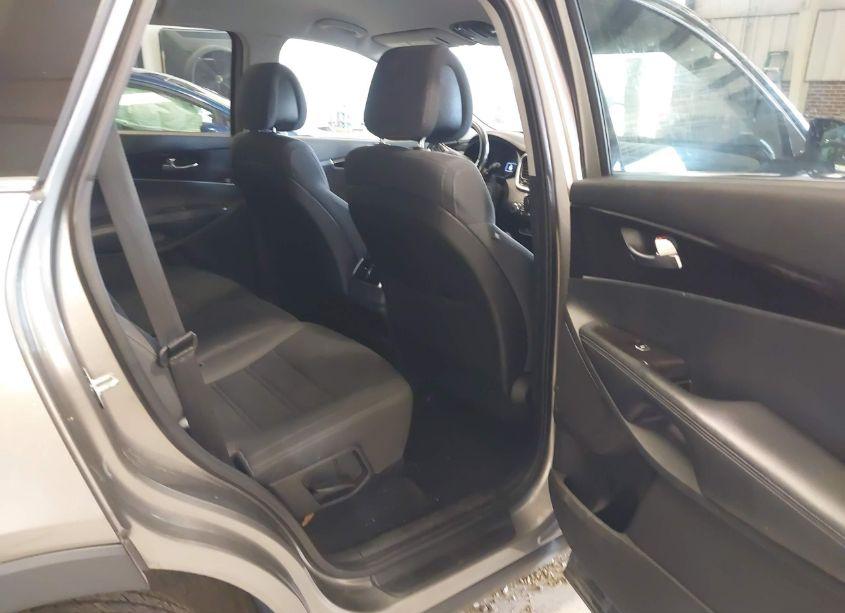 Photo 8 of 2016 Kia Sorento 2.4L LX (VIN 5XYPGDA33GG047246)