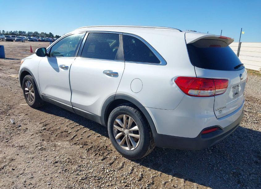 Photo 3 of 2016 Kia Sorento 2.4L LX (VIN 5XYPGDA33GG061132)