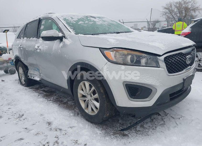 2016 Kia Sorento 2.4L LX (VIN 5XYPGDA33GG097841) main photo