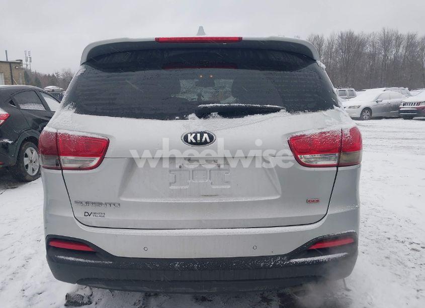 Photo 15 of 2016 Kia Sorento 2.4L LX (VIN 5XYPGDA33GG097841)