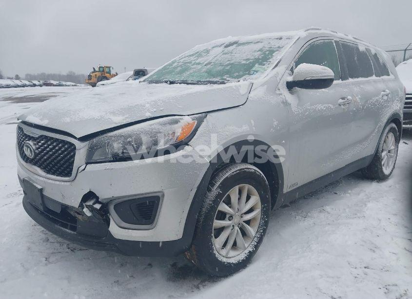 Photo 2 of 2016 Kia Sorento 2.4L LX (VIN 5XYPGDA33GG097841)