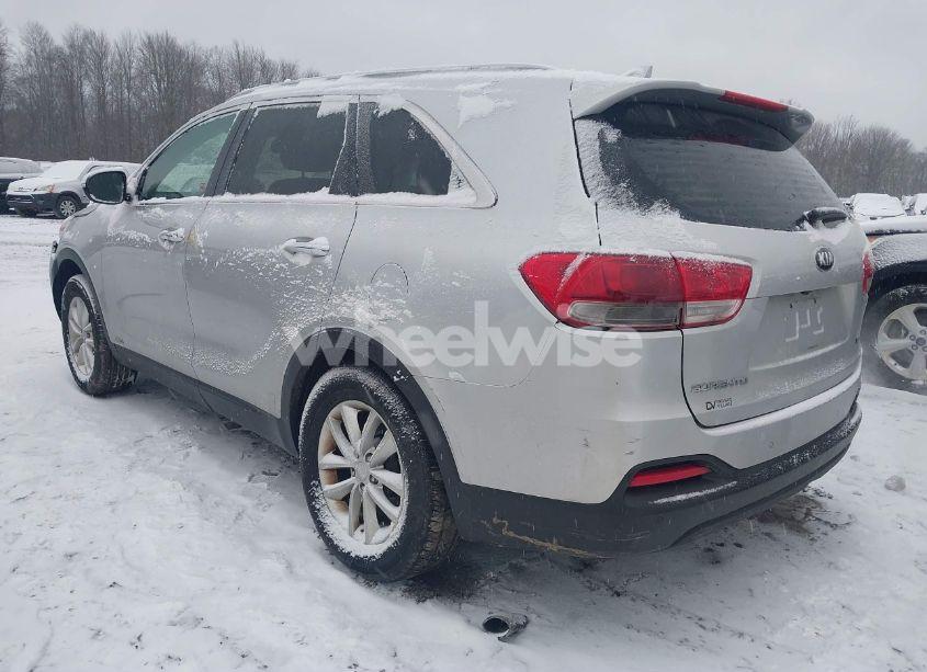 Photo 3 of 2016 Kia Sorento 2.4L LX (VIN 5XYPGDA33GG097841)