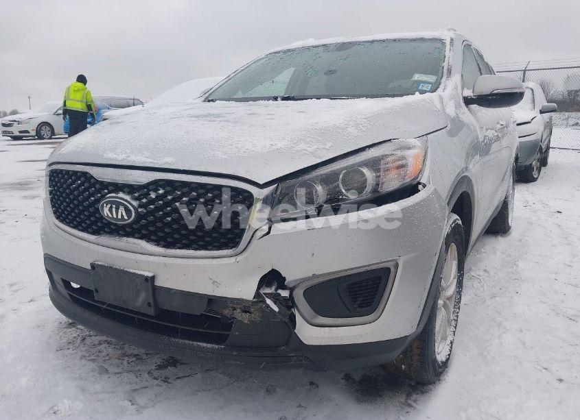 Photo 6 of 2016 Kia Sorento 2.4L LX (VIN 5XYPGDA33GG097841)