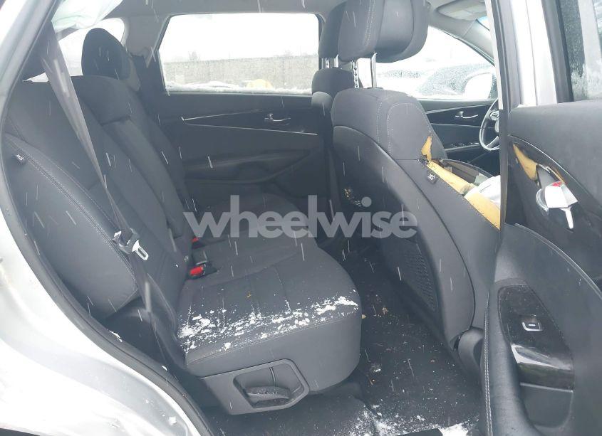 Photo 8 of 2016 Kia Sorento 2.4L LX (VIN 5XYPGDA33GG097841)