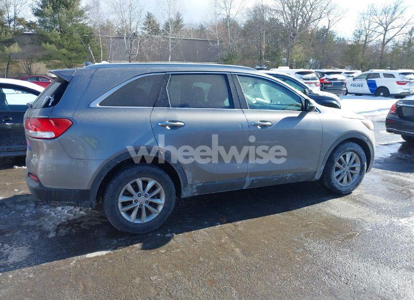 Photo 13 of 2016 Kia Sorento 2.4L LX (VIN 5XYPGDA33GG152045)