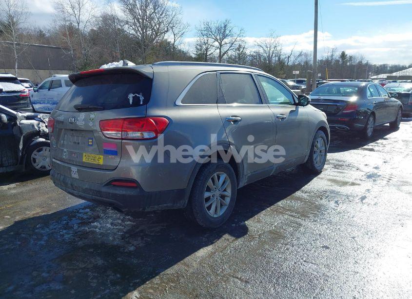 Photo 4 of 2016 Kia Sorento 2.4L LX (VIN 5XYPGDA33GG152045)