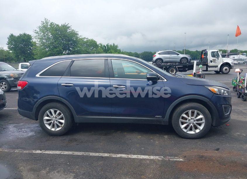 Photo 13 of 2016 Kia Sorento 2.4L LX (VIN 5XYPGDA33GG158847)
