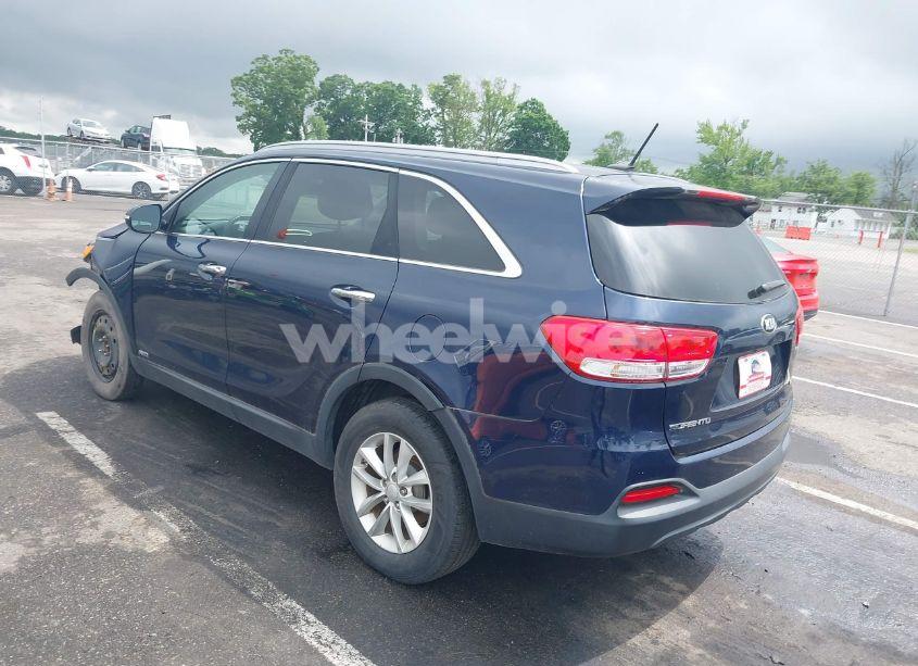 Photo 3 of 2016 Kia Sorento 2.4L LX (VIN 5XYPGDA33GG158847)