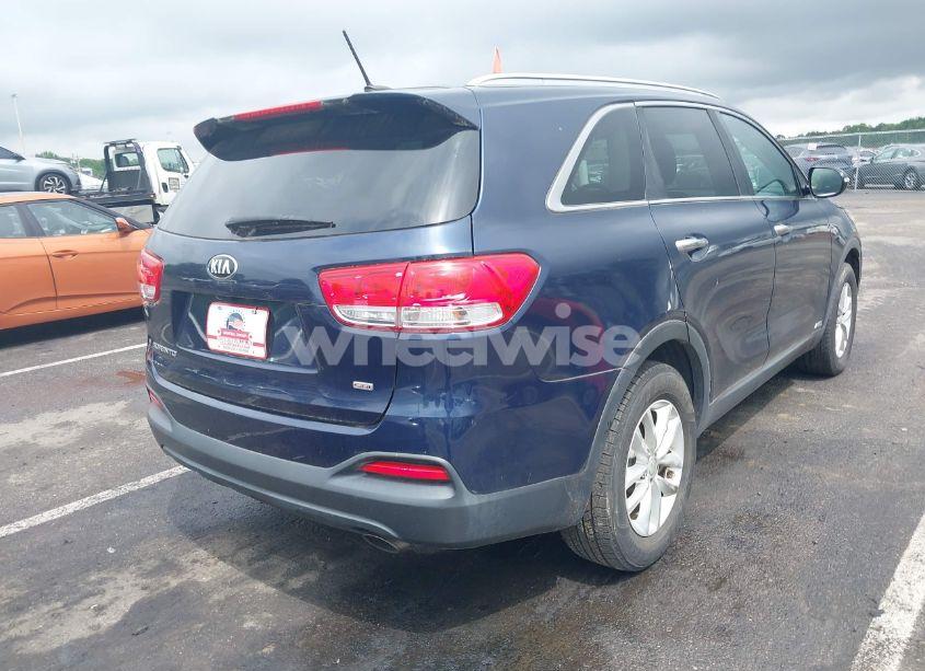 Photo 4 of 2016 Kia Sorento 2.4L LX (VIN 5XYPGDA33GG158847)