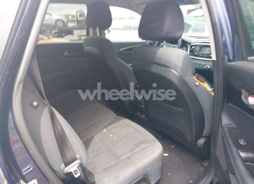 Photo 8 of 2016 Kia Sorento 2.4L LX (VIN 5XYPGDA33GG158847)