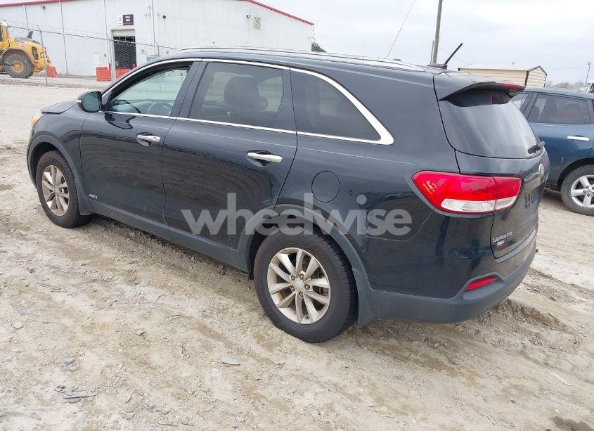 Photo 3 of 2016 Kia Sorento 2.4L LX (VIN 5XYPGDA33GG168004)