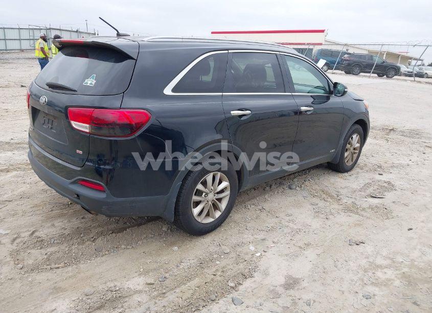 Photo 4 of 2016 Kia Sorento 2.4L LX (VIN 5XYPGDA33GG168004)