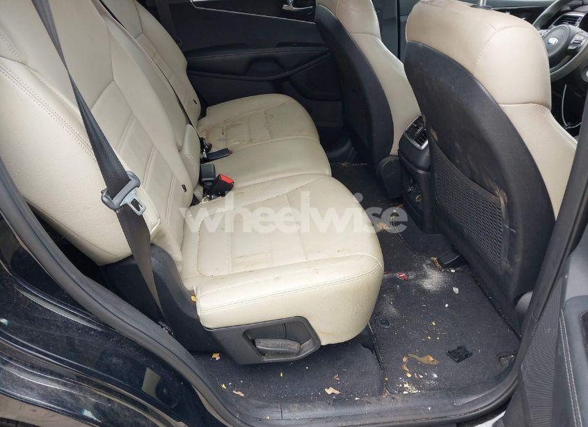 Photo 8 of 2016 Kia Sorento 2.4L LX (VIN 5XYPGDA33GG168004)