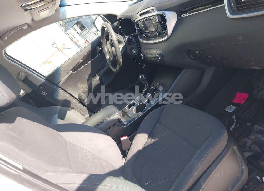 Photo 5 of 2017 Kia Sorento 2.4L LX (VIN 5XYPGDA33HG230101)