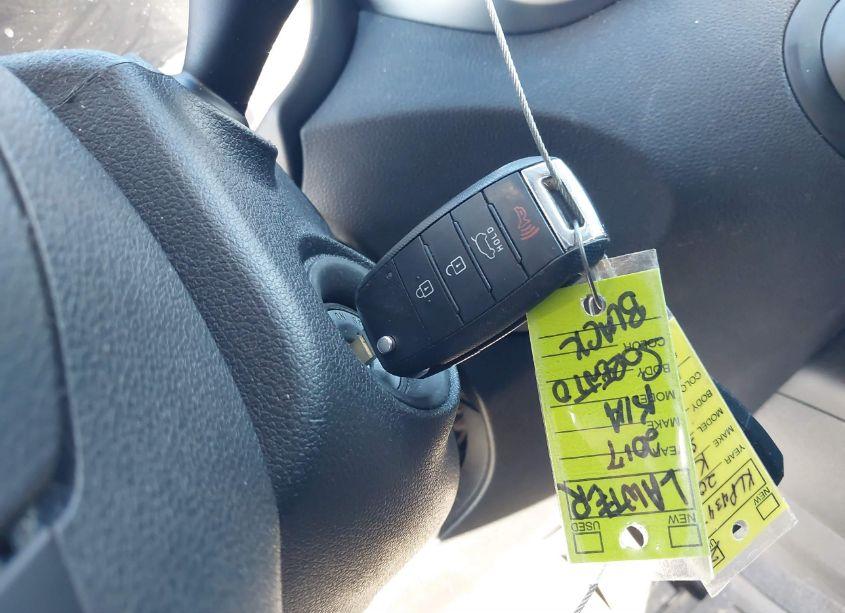 Photo 11 of 2017 Kia Sorento 2.4L LX (VIN 5XYPGDA33HG238831)