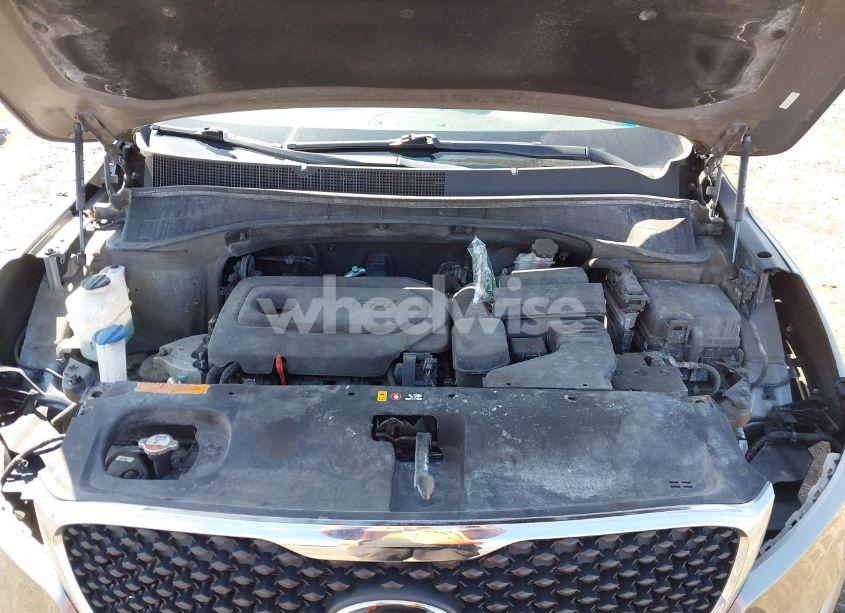 Photo 10 of 2017 Kia Sorento 2.4L LX (VIN 5XYPGDA33HG320641)