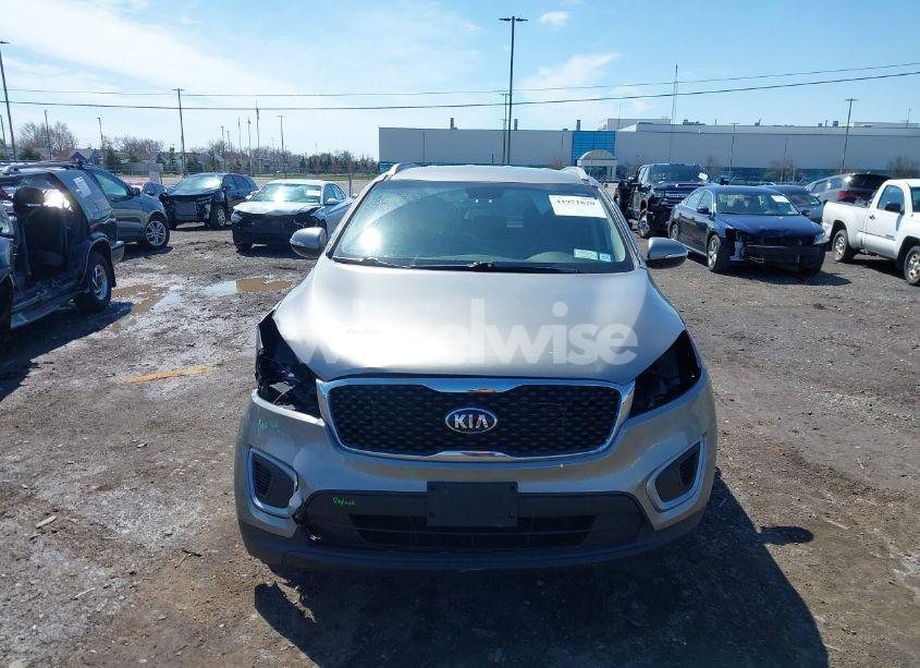 Photo 12 of 2017 Kia Sorento 2.4L LX (VIN 5XYPGDA33HG320641)