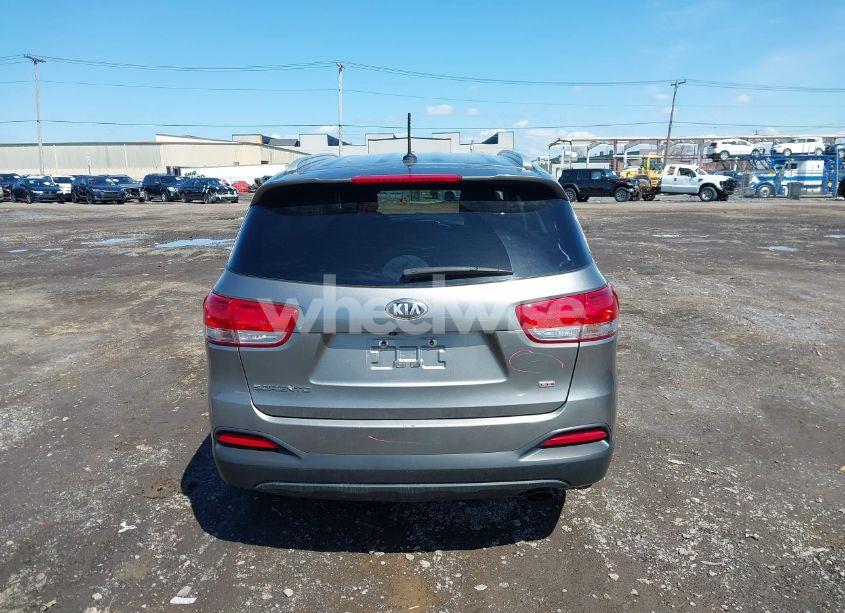 Photo 16 of 2017 Kia Sorento 2.4L LX (VIN 5XYPGDA33HG320641)