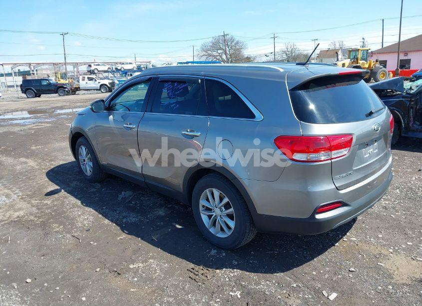 Photo 3 of 2017 Kia Sorento 2.4L LX (VIN 5XYPGDA33HG320641)
