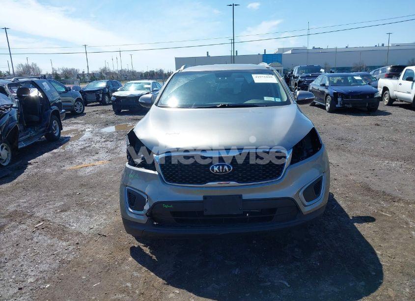 Photo 6 of 2017 Kia Sorento 2.4L LX (VIN 5XYPGDA33HG320641)