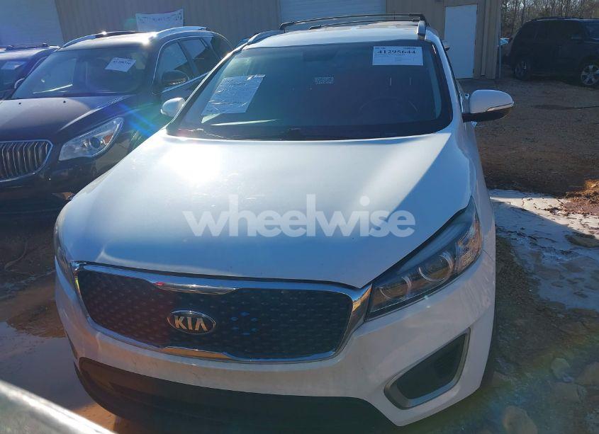Photo 12 of 2018 Kia Sorento 2.4L LX (VIN 5XYPGDA33JG346646)