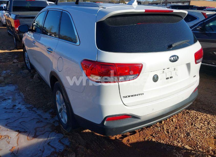 Photo 3 of 2018 Kia Sorento 2.4L LX (VIN 5XYPGDA33JG346646)