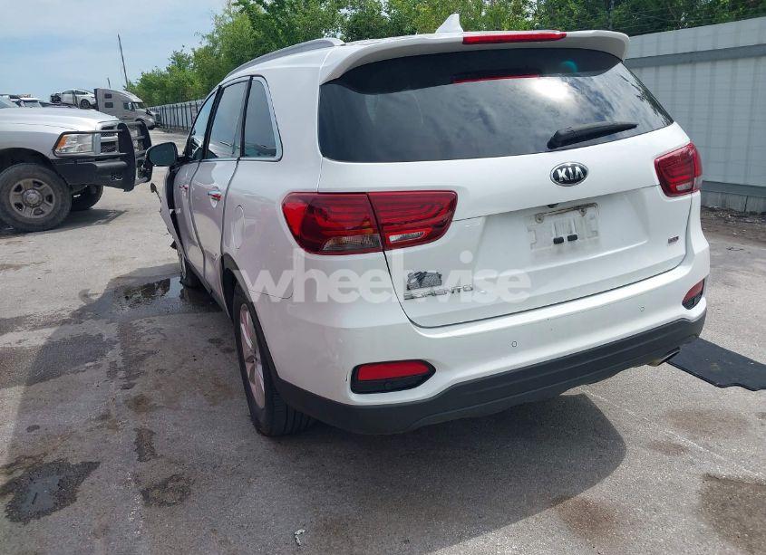 Photo 3 of 2019 Kia Sorento 2.4L LX (VIN 5XYPGDA33KG440074)