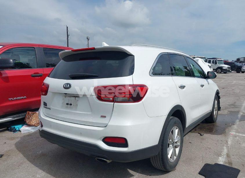 Photo 4 of 2019 Kia Sorento 2.4L LX (VIN 5XYPGDA33KG440074)