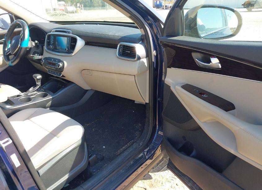 Photo 5 of 2019 Kia Sorento 2.4L LX (VIN 5XYPGDA33KG440978)