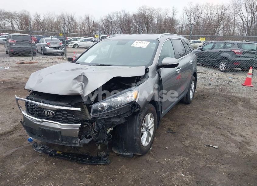 Photo 2 of 2019 Kia Sorento 2.4L LX (VIN 5XYPGDA33KG508972)