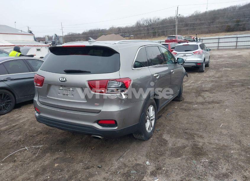 Photo 4 of 2019 Kia Sorento 2.4L LX (VIN 5XYPGDA33KG508972)