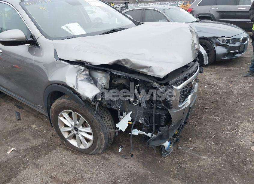 Photo 6 of 2019 Kia Sorento 2.4L LX (VIN 5XYPGDA33KG508972)